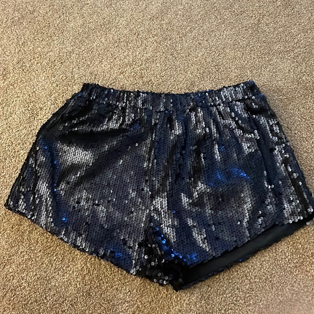 by the way.- quinn sequin track short in navy